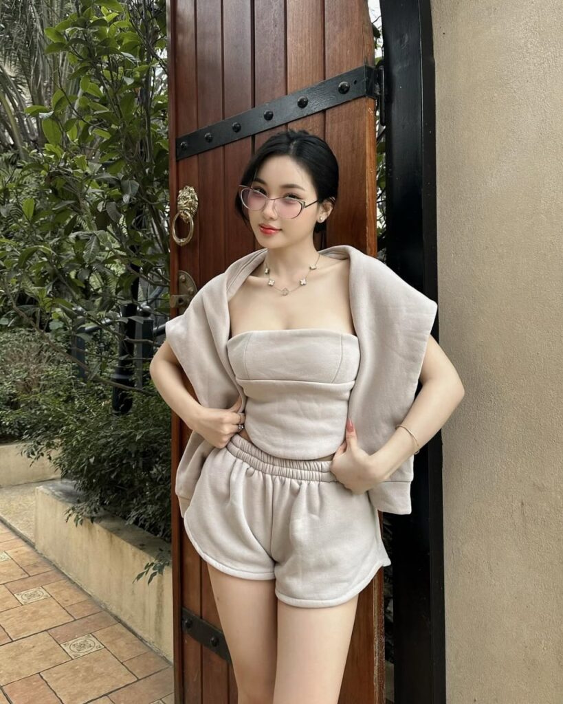 Hình Gái Che Mặt Sức Hút Không Giới Hạn Trên Mạng Xã Hội Và Thực Tại Xã Hội Việt Nam