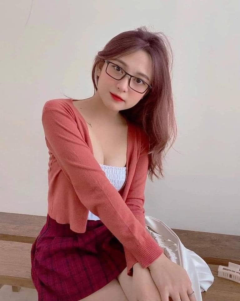 Ảnh Gái Xinh Xinh Khám Phá Vẻ Đẹp Quyến Rũ Và Nghệ Thuật Chụp Ảnh Mùa Hè