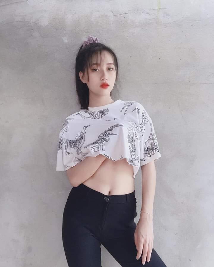 Gái Đẹp Nhảy Sexy Sắc Đẹp Lung Linh Khiến Lòng Người Xao Xuyến Qua Từng Khung Hình