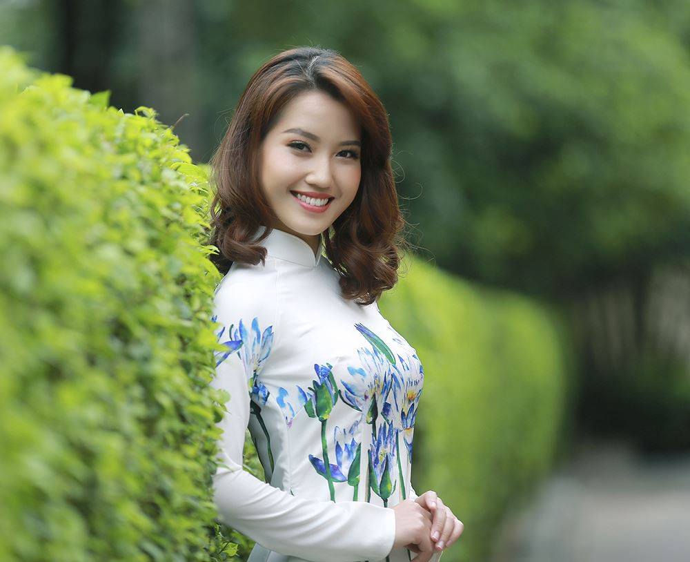 Ảnh Gái Trung Tóc Ngắn Góc Nhìn Thận Trọng Và Đạo Đức Trong Thế Giới Số