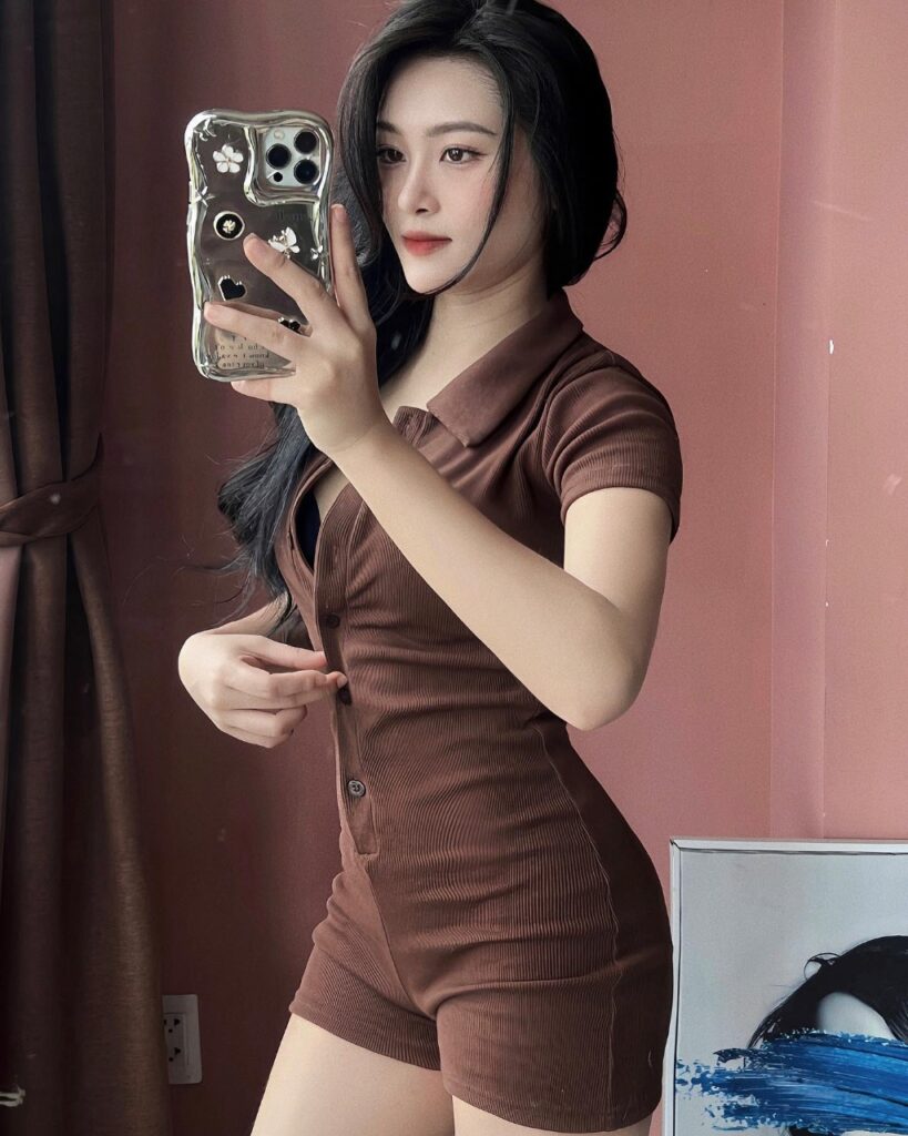 Hinh Gai Cute Vẻ Đẹp Tự Nhiên Và Phong Cách Quyến Rũ Trên Bãi Biển Mùa Hè